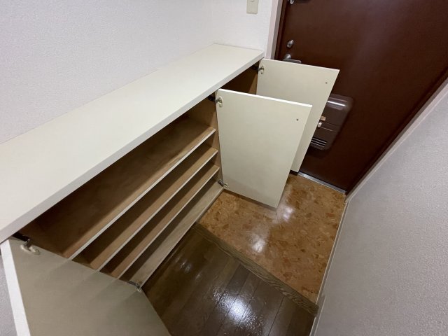 玄関　別号室参考写真です。