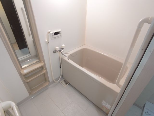 バス・シャワールーム　浴槽です（別号室写真）