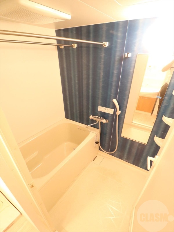 バス・シャワールーム　浴室乾燥機付きバスルーム