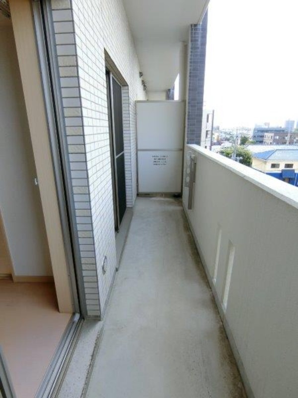 バルコニー　図面と現状に相違がある場合には現状を優先