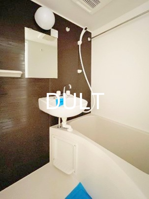 バス・シャワールーム　バスルームです。