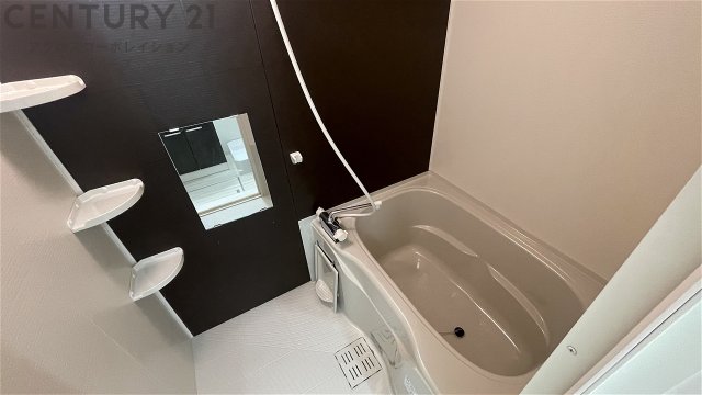 バス・シャワールーム　浴室乾燥機付きで便利です！