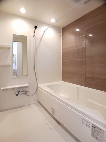 バス・シャワールーム　落ち着いた空間のお風呂です