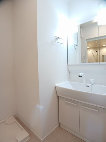 洗面設備　スペースが確保できる洗面所です