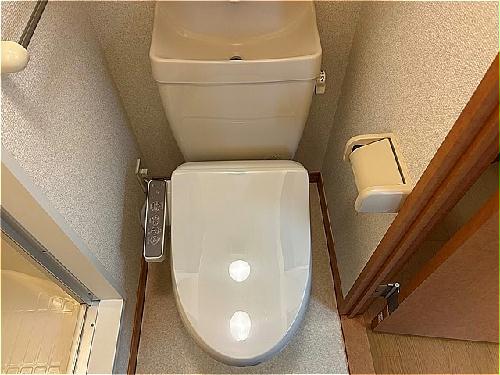 トイレ　温水洗浄便座