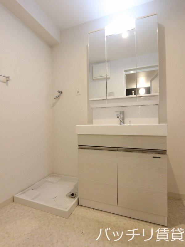 洗面設備　別号室の画像。現況を優先します。