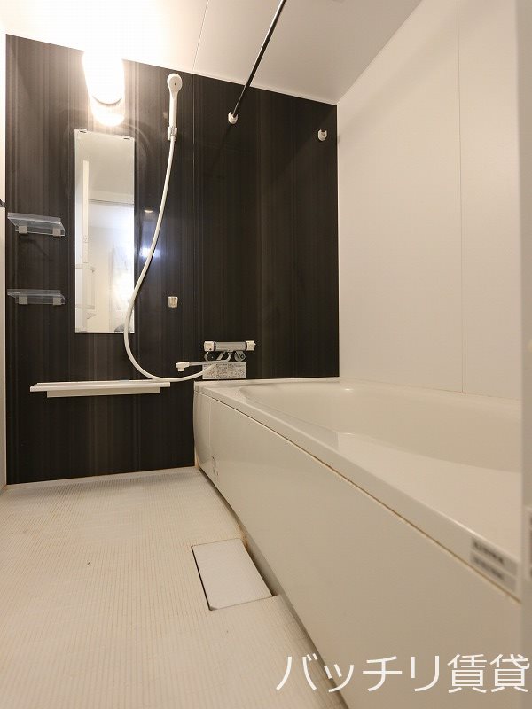 バス・シャワールーム　別号室の画像。現況を優先します。