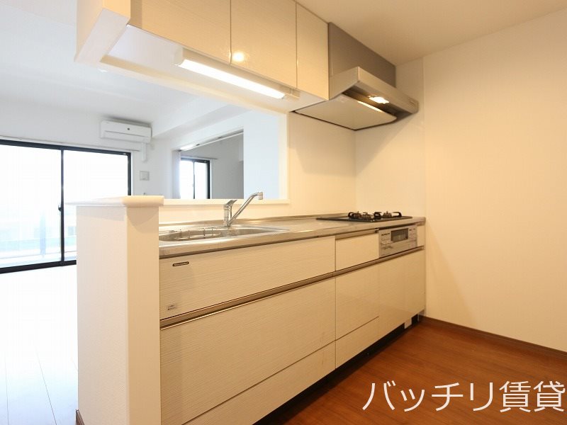 キッチン　別号室の画像。現況を優先します。