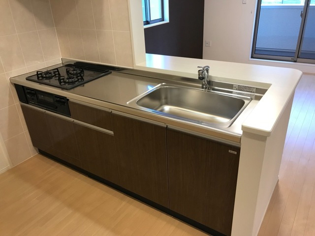 キッチン　写真は反転のお部屋です