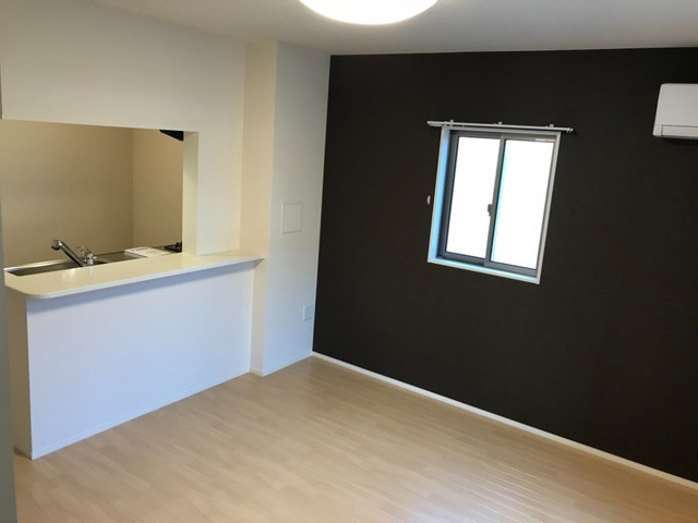 居室・リビング　写真は反転のお部屋です