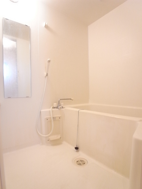 バス・シャワールーム　おフロとトイレ別です＾＾