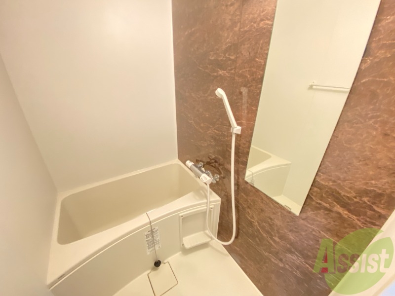 バス・シャワールーム　こちらは浴室になります。一日の疲れを癒してください。