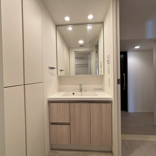 洗面設備　※写真は同タイプ住戸です。