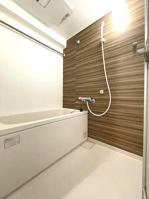 バス・シャワールーム　追い焚き・浴室乾燥機能付き