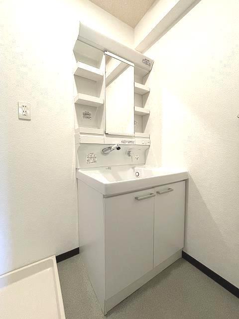 洗面設備　洗髪洗面化粧台