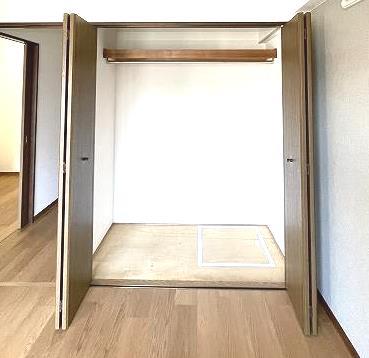 収納　クローゼット（洋室6帖側）
