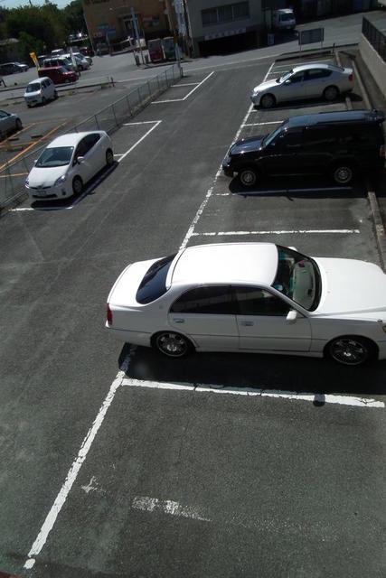 その他　駐車場です☆