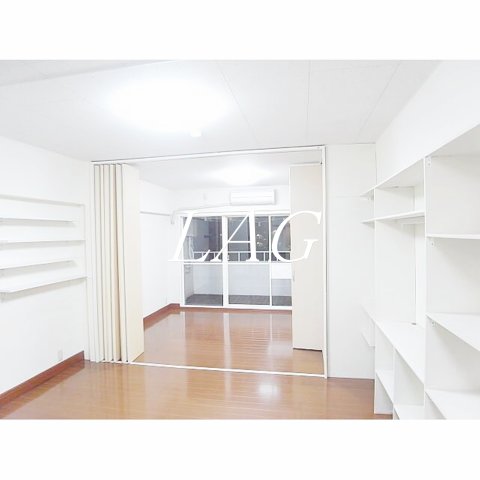 居室・リビング　洋室のお部屋です。