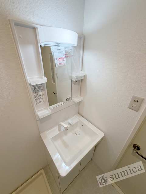 洗面設備　洗面台独立、洗髪洗面化粧台で朝の身支度もはかどります。