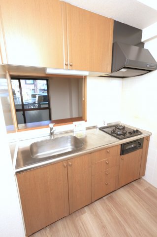 キッチン　参考写真（同物件別部屋）