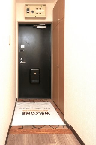 玄関　参考写真（同物件別部屋）