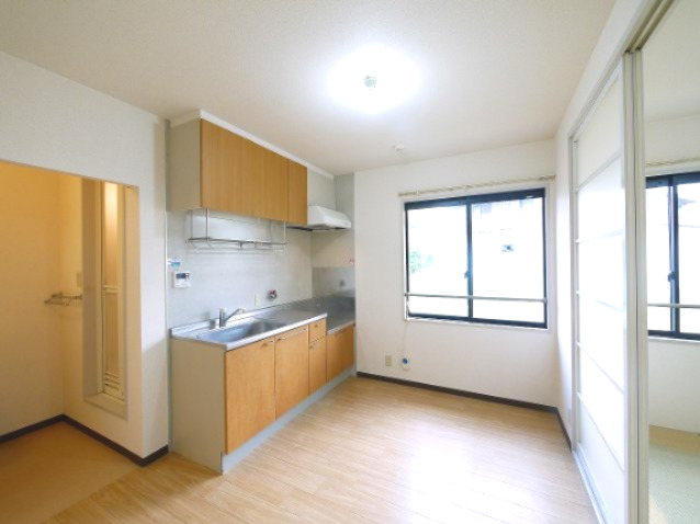 居室・リビング　こちらのリビングで趣味の時間をお楽しみください