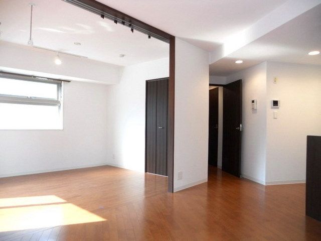 その他部屋・スペース　★角部屋で２面採光の明るい室内★