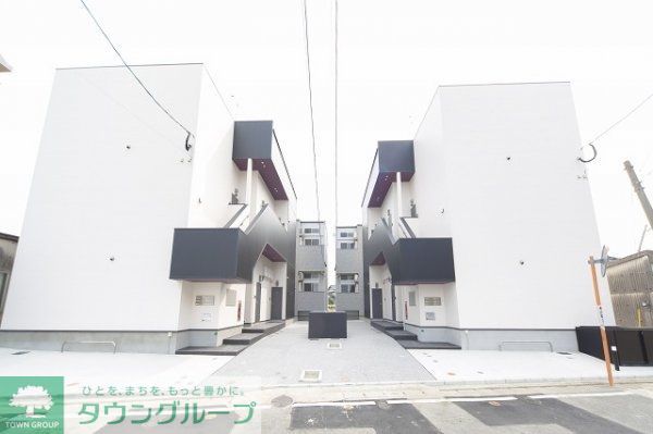 建物外観　駐車場