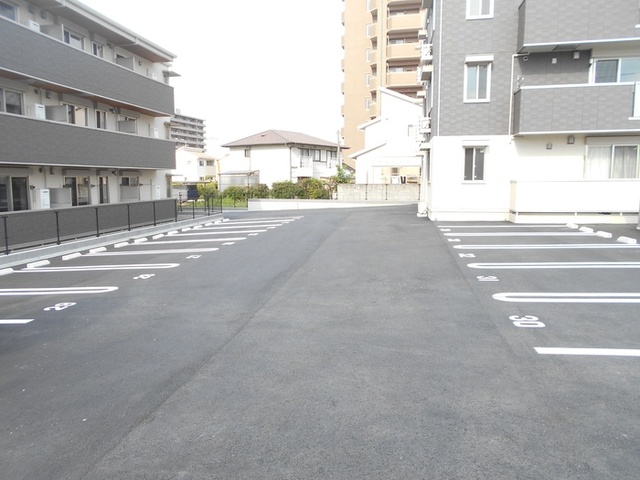 駐車場　駐車場