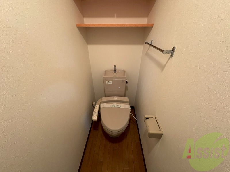 トイレ　トイレはウォシュレット付きですので嬉しいですね。