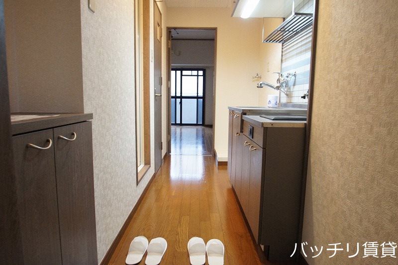 玄関　別号室写真の為現況を優先致します