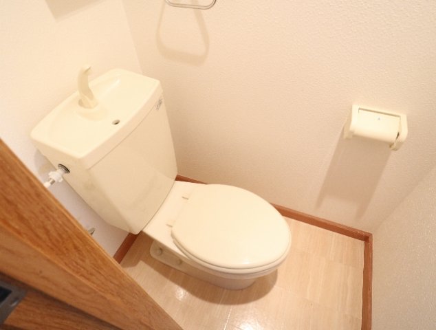 トイレ　落ち着いたトイレです