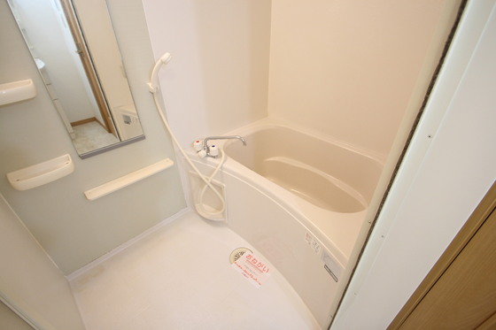 バス・シャワールーム　※別部屋の写真です