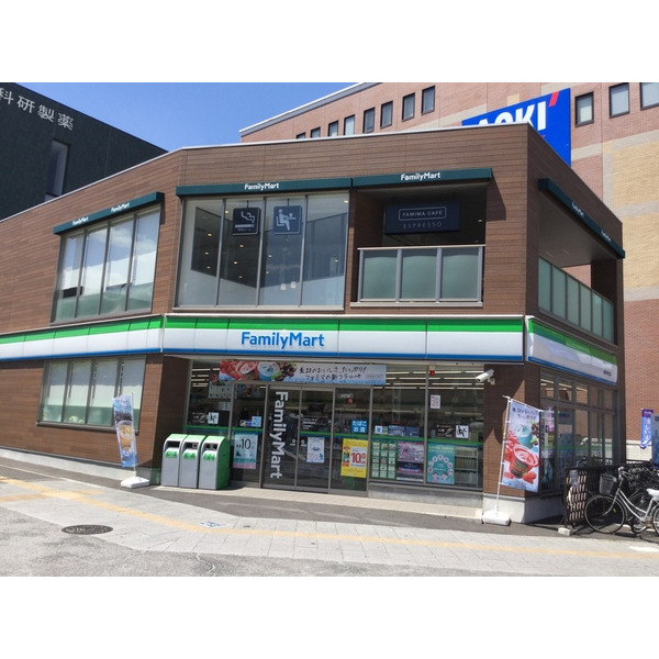 コンビニ　ファミリーマート御器所駅前店（コンビニ）まで142m