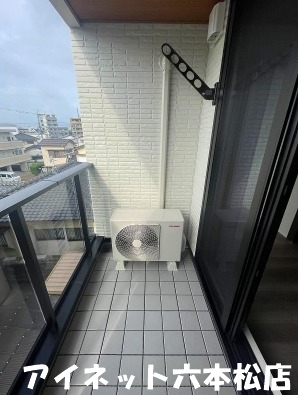 バルコニー　洗濯物はこちらへどうぞ。