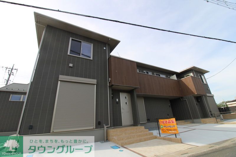 建物外観　駐車場