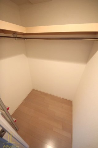 収納　SERENiTE本町エコート