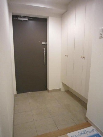玄関　同マンション別部屋