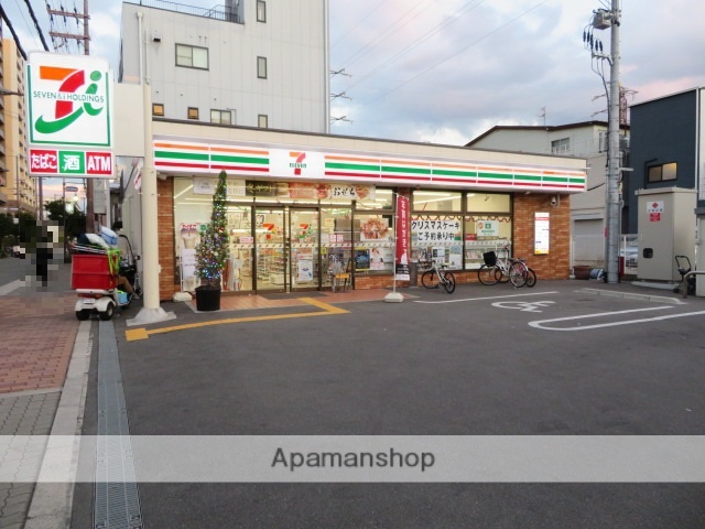 コンビニ　セブンイレブン（コンビニ）まで385m