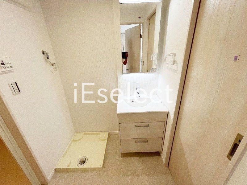 洗面設備　忙しい朝に便利な独立洗面化粧台