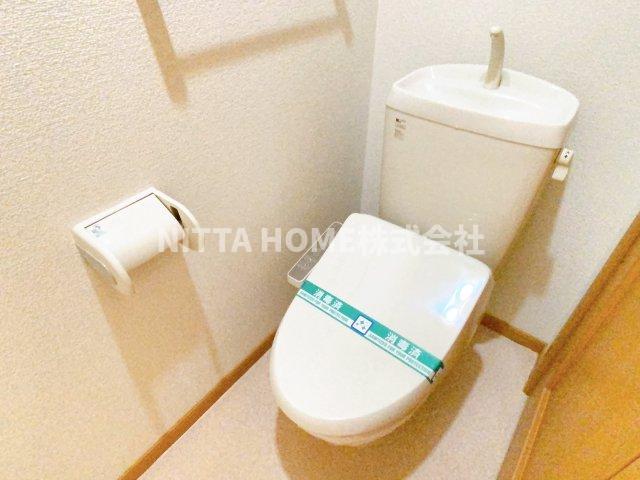 トイレ　ウォシュレット機能も付いています＊