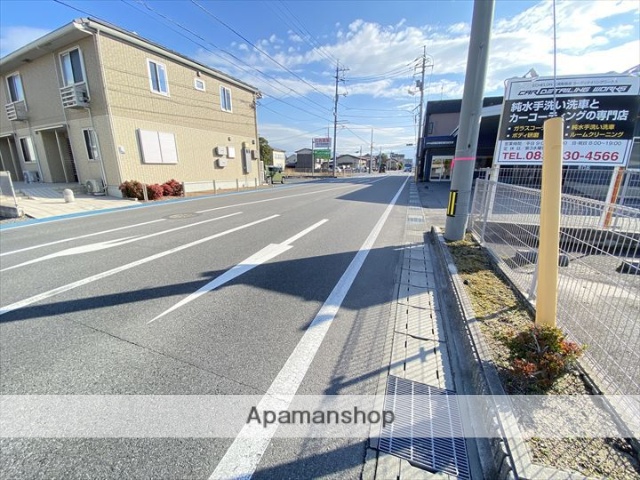 その他　前面道路（その他）まで0m