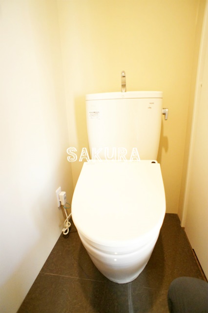トイレ　落ち着いた色調のトイレです♪