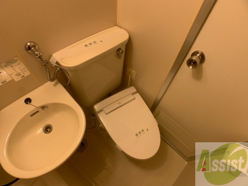 トイレ　こちらはトイレです。お手入れも楽ちんです！