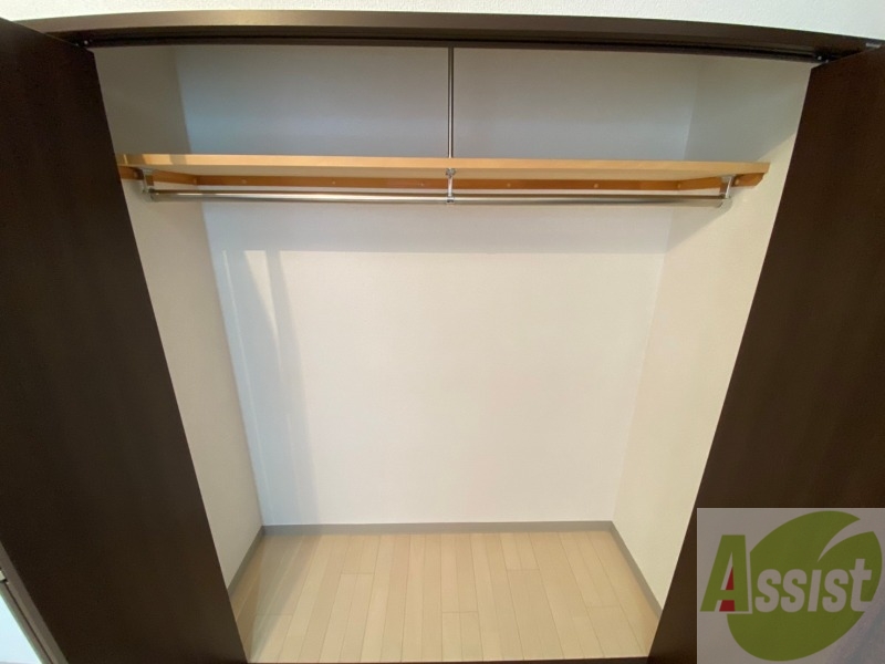 収納　寝室の収納です。部屋がすっきり片付きます。
