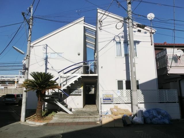 建物外観　最寄駅まで徒歩２分の駅前立地