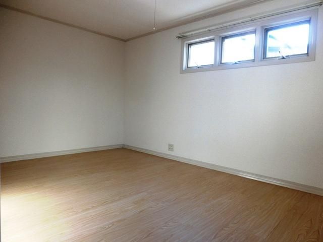 居室・リビング　約８帖のゆったりとしたお部屋です