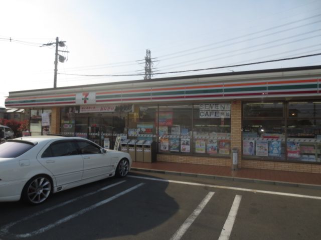 コンビニ　セブンイレブン（コンビニ）まで350m