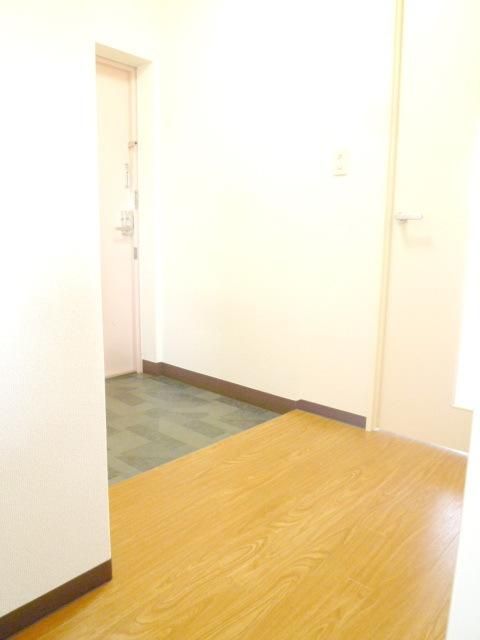 玄関　下駄箱あります