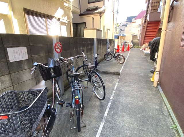 エントランス　ゆとりのあるエントランスです